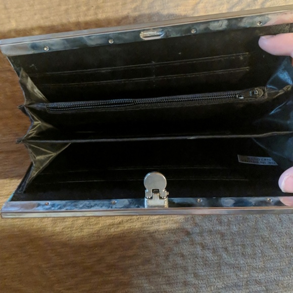 Rue 21 wallet - Picture 3 of 3